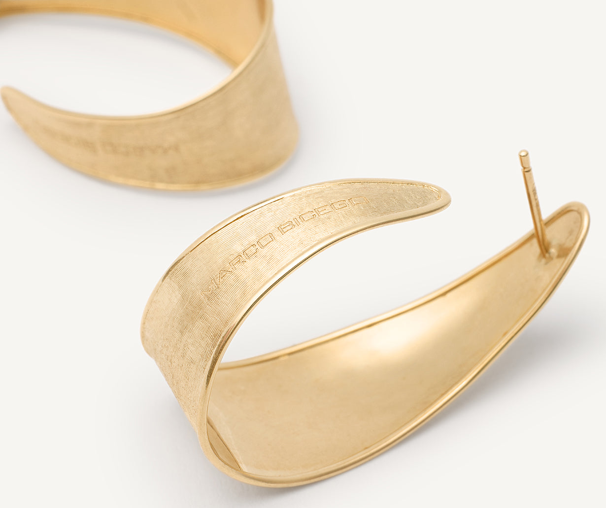 日本未入荷◆MEJURI◆Block Medium Hoops ゴールド 18k Gold Vermeil Block Large Hoop Earrings - Jewelry | Mejuri