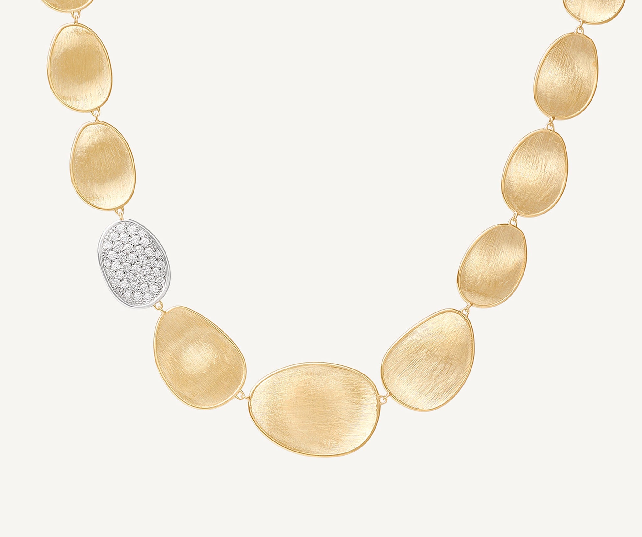 neve 　MARCO BICEGO ダイヤ付き3連ネックレス18K 18K Yellow Gold Graduated Petal Collar Necklace with Diamonds