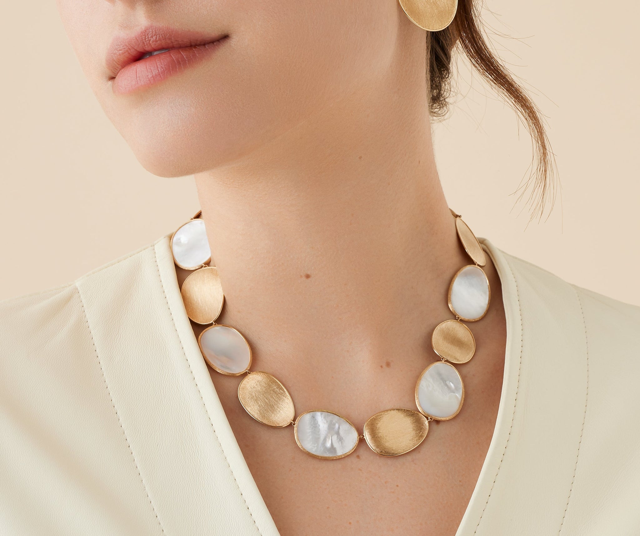 18K Yellow Gold & Mother of Pearl Necklace | Lunaria Collection