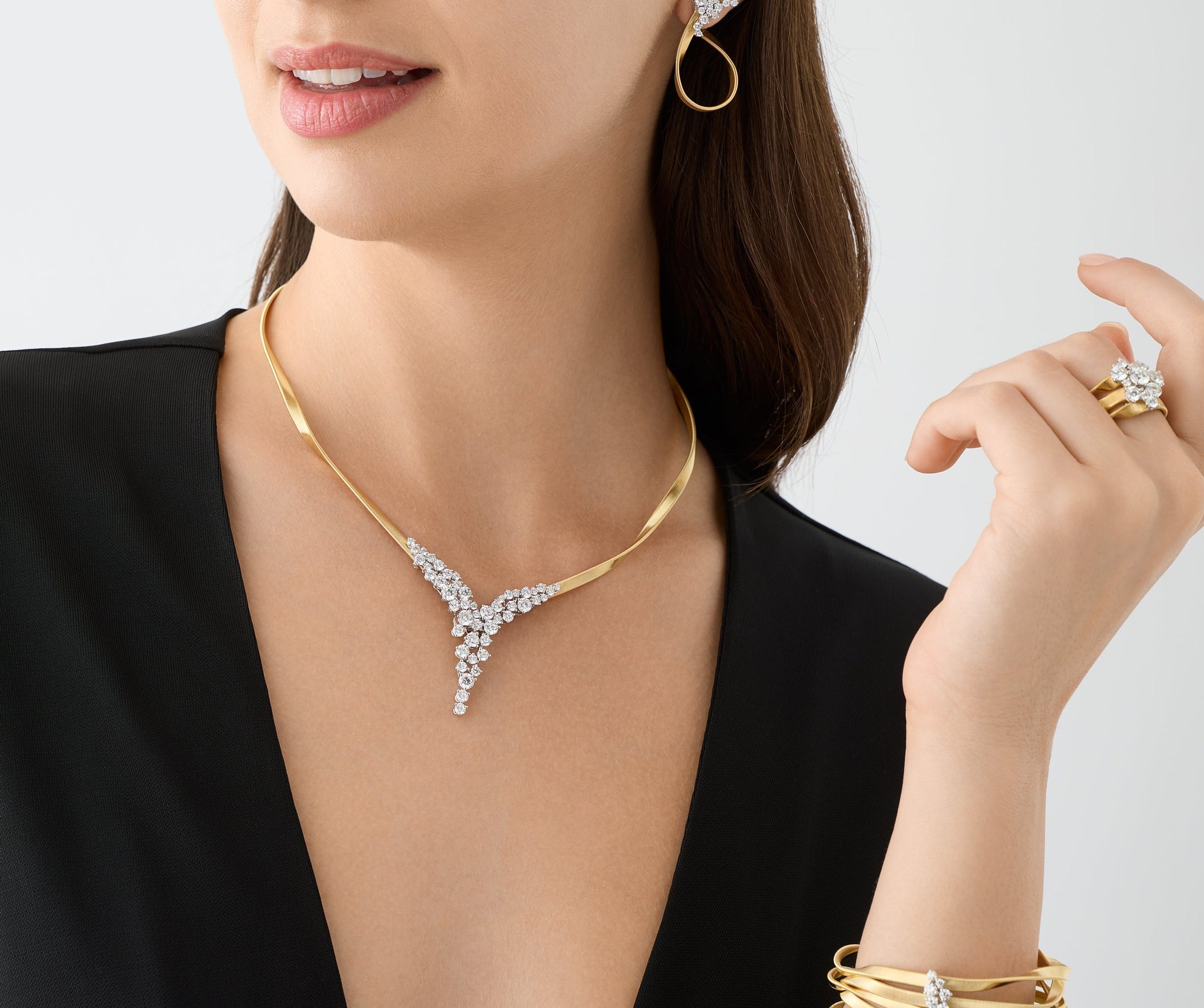 18K Yellow Gold Diamond V-Shaped Coil Necklace, 16.5