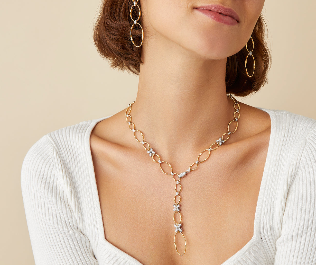 18K Yellow Gold Flat Link Lariat with Diamond Flowers