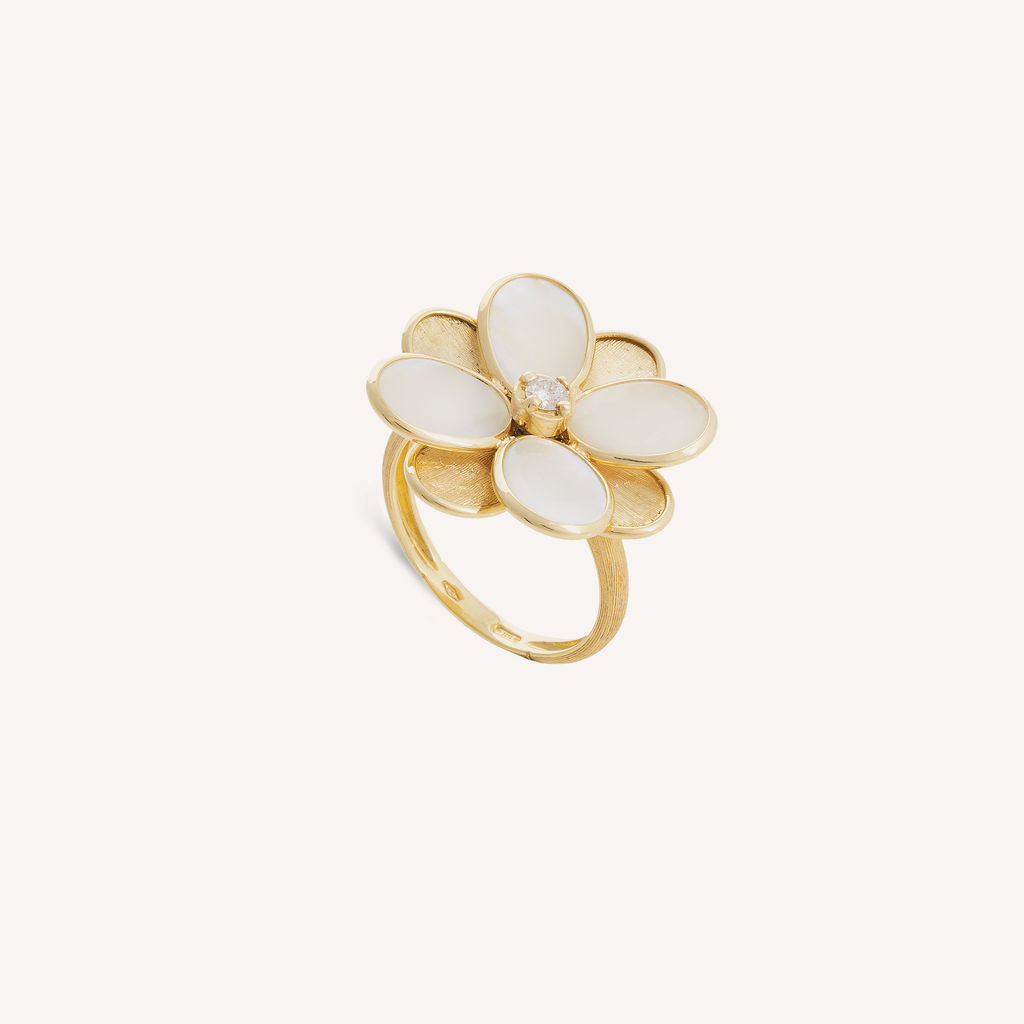 PETALI 18K Yellow Gold and Mother of Pearl Flower Ring with Diamonds